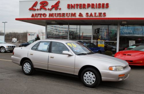 Toyota camry le super clean ,automatic, 1 owner and no reserve