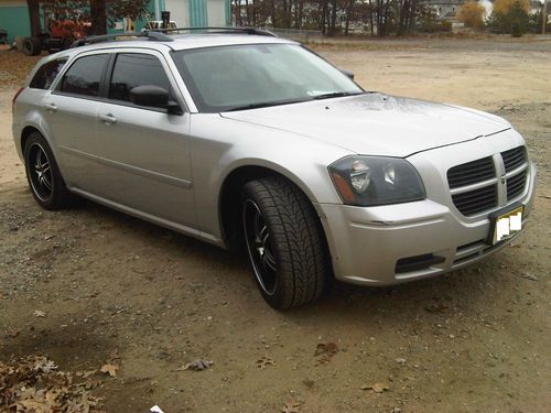 Super clean dodge magnum se super low reserve