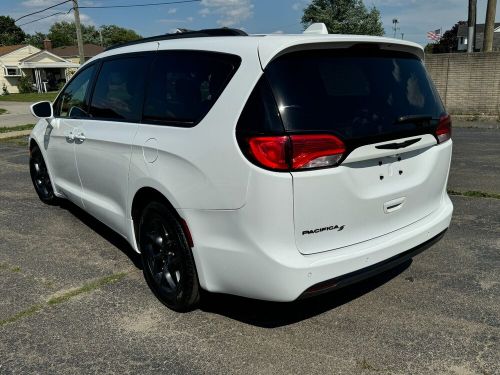 2019 chrysler pacifica touring l plus &#034;s&#034; package/2 seat back blu-ray/dvd player