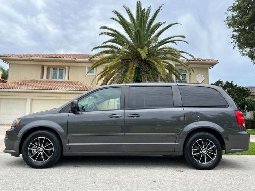 2016 dodge grand caravan r/t - power sliding doors - dvd system - backup camera