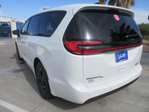 2023 chrysler pacifica plug-in hybrid touring l