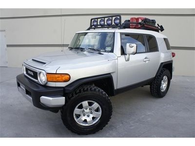 Custom lifted 07 toyota fj cruiser 4x4 low miles parktronic new 35 inch tires!!!