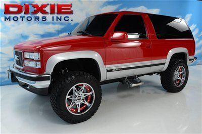 1995 2dr gmc yukon z71 new lift very sharp call barry 615..516..8183