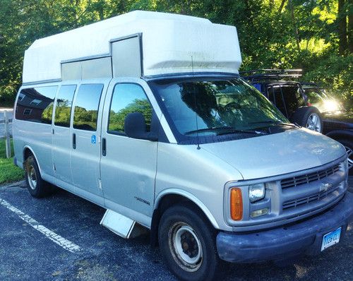 Chevrolet 3500 express van handicap conversion high top hydraulic lift