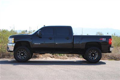 Lifted 2011 chevy silveardo 2500hd duramax diesel ltz....lifted chevy 2500hd