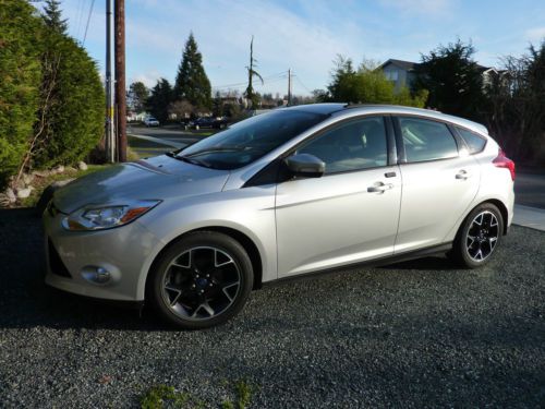 2012 ford focus se hatchback 4-door 2.0l sport package