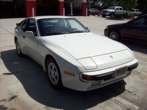 1988 porsche low miles white &amp; burgundy interior excellent shape new tires