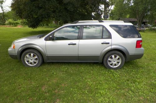 2005 ford freestyle 4-door, fwd, 3rd row seating, only 102k miles. no reserve!!!