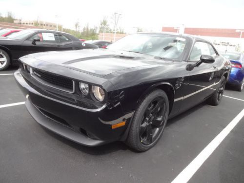 2014 dodge challenger sxt