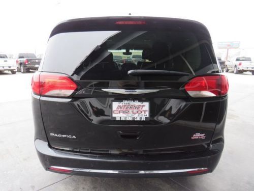 2019 chrysler pacifica touring l minivan 4d