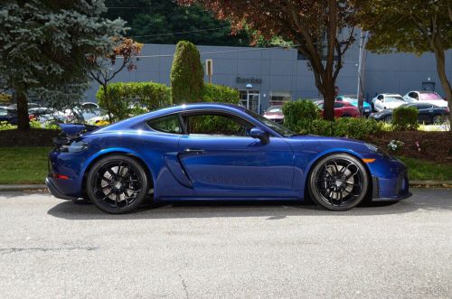 2022 porsche cayman gt4 coupe