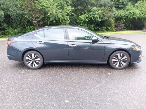 2022 nissan altima 2.5 sv