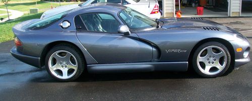 Gun metal gray 2000 dodge viper gts