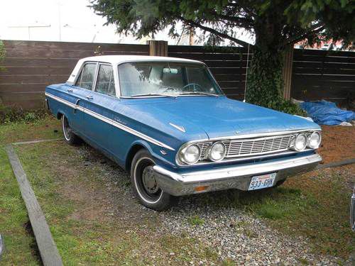 1964 ford fairlane 500 4dr 8cyl beautiful car