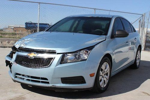 2012 chevrolet cruze salvage repairable rebuilder only 18k miles runs!!!!