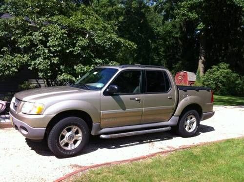 2001 ford sports trac gold 138k miles 4 door pick up truck 2 wheel drive