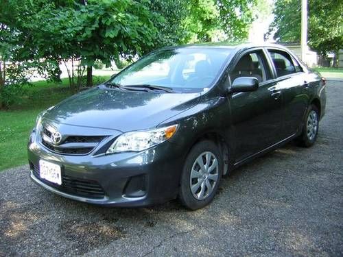 **2011 toyota corolla 4door sedan le model - 1 owner**