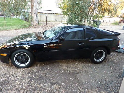 1986 porsche 944 base coupe 2-door 2.5l low miles look!