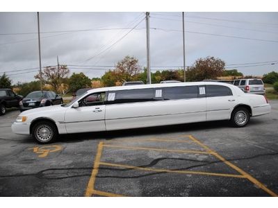 Lincoln Town car stretch Limousine 1986