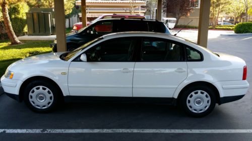 2000 volkswagen passat gls sedan 4-door 1.8l