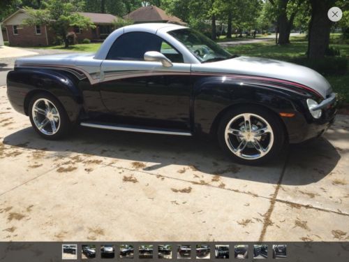 2005 chevrolet ssr base convertible 2-door 6.0l