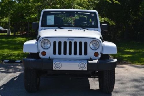 2012 jeep wrangler sahara ** only 10,150 miles ** manual transmission - $28,450