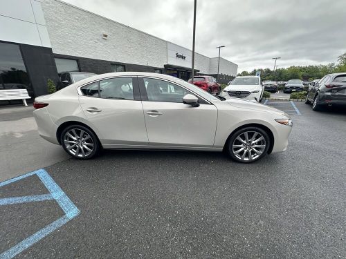 2022 mazda mazda3 sedan premium