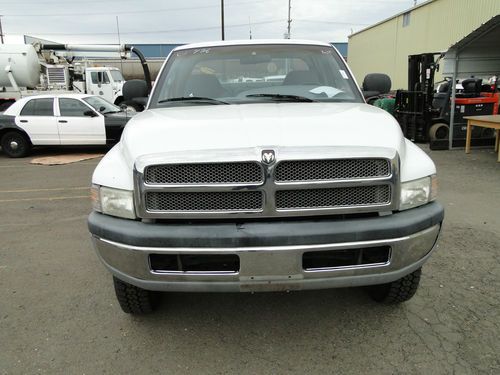 2001 dodge 4wd- 4dr    low miles