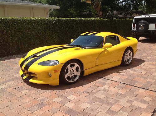 2001 dodge viper gts