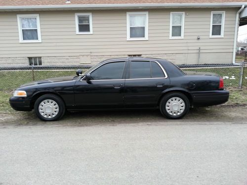 2005 ford crown victoria police interceptor sedan 4-door 4.6l