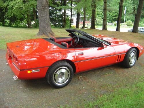 1987 corvette convertible  9000 miles from new  100% original