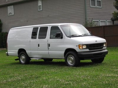 Dual a/c! runs stong... clean diesel van.