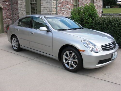 Infiniti  g35x 2005 silver low miles