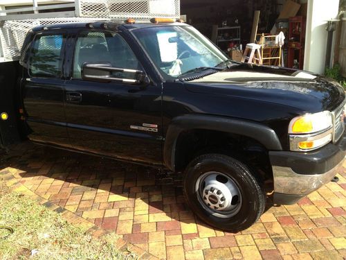 2002 gmc 3500 dually duramax diesel with 11' reading utility body