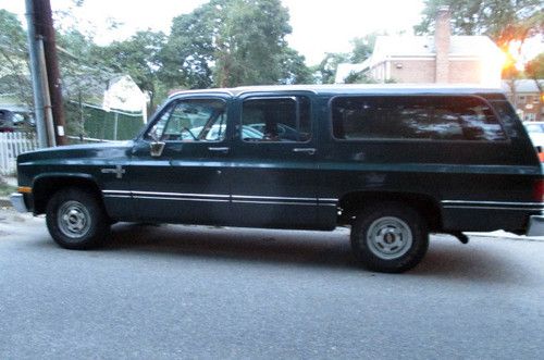 1988 chevrolet suburban 1500 scottsdale 6 doors only 68,638 miles runs great