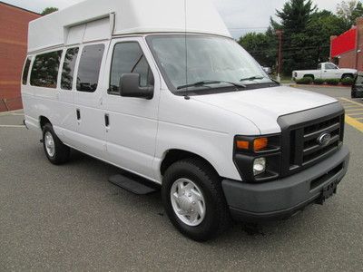 2009 ford e-250 hitop ext handicap van 1 owner clean car fax 44k side lift 44k