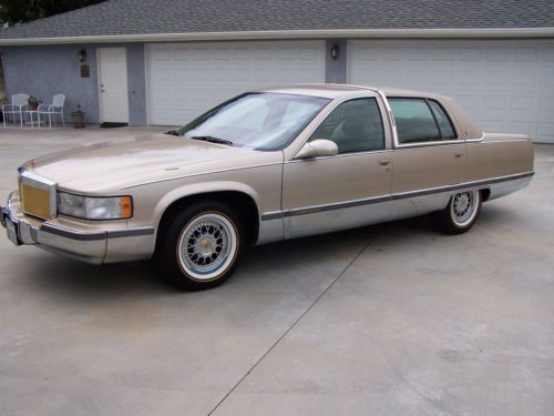 1995 cadillac fleetwood brougham sedan 4-door 5.7l