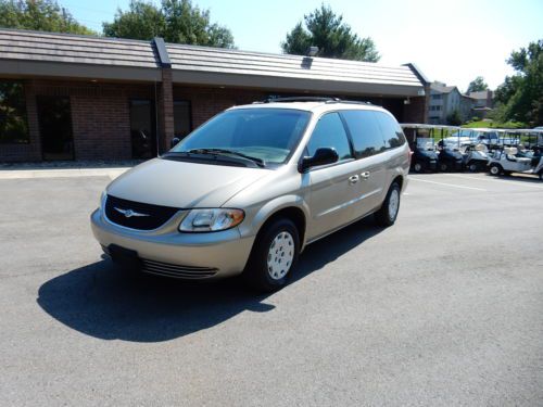 Very nice 2003 chrysler town and country van great condition, lightly used, nice