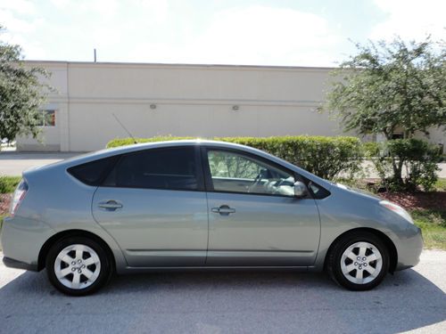 2005 toyota prius base hatchback 4-door 1.5l