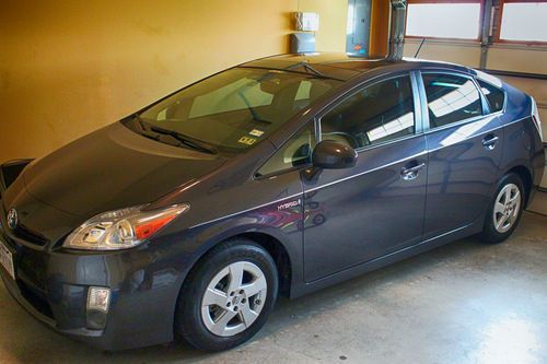 2010 toyota prius iv leather nav warranty until 06/2016