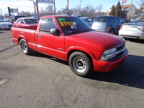 Sell used 2000 Chevrolet S10 Base Standard Cab Pickup 2-Door 2.2L in ...