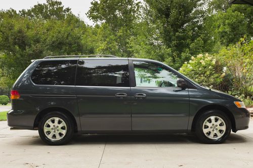 2004 honda odyssey ex minivan (clean)