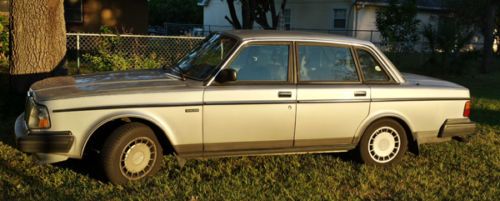 Volvo 240 1990 4 door automatic metallic silver cold ac