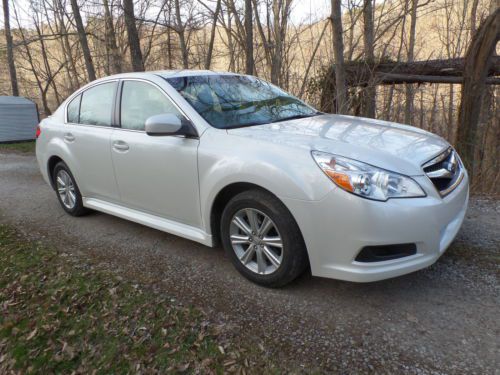 2010 subaru legacy 2.5i sedan 4-door 2.5l w/navigation