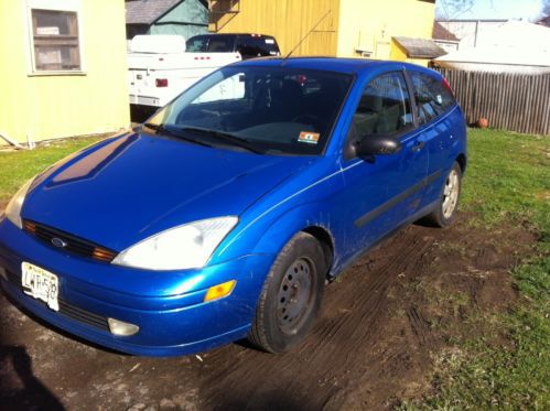 2001 ford focus 2 door hatchback