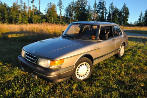 1989 saab 900 turbo hatchback - low miles. auto. many pics!