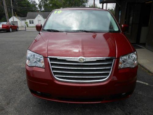 2010 chrysler town & country touring plus