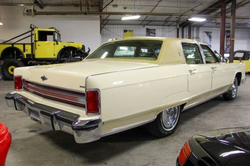 1977 lincoln continental town car