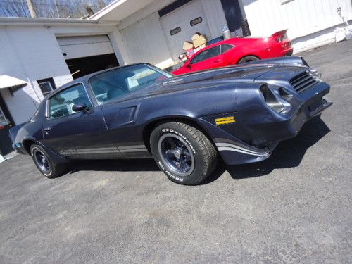 1981 camaro z28 4 speed/fresh paint/ number maching v8 4speed