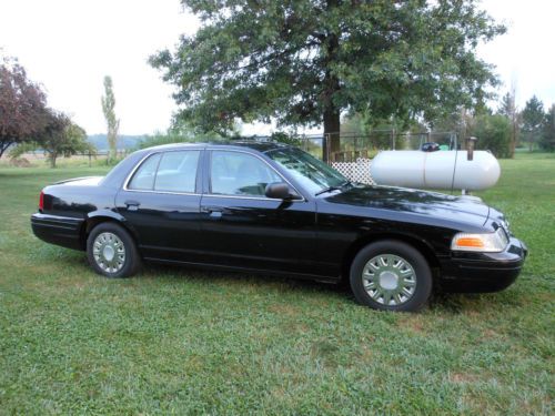 2004 ford crown victoria police interceptor sedan 4-door 4.6l